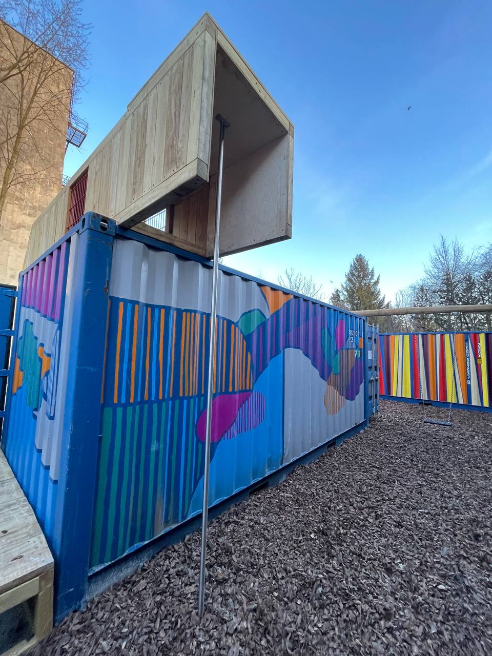 Как в Непале или Бразилии. В Украине появляются необычные детские площадки: первые фото